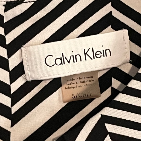 SELLING CALVIN KLEIN WOMEN BLOUSE SIZE SMALL COLOR BLACK & WHITE SLEEVELESS - Picture 8 of 14